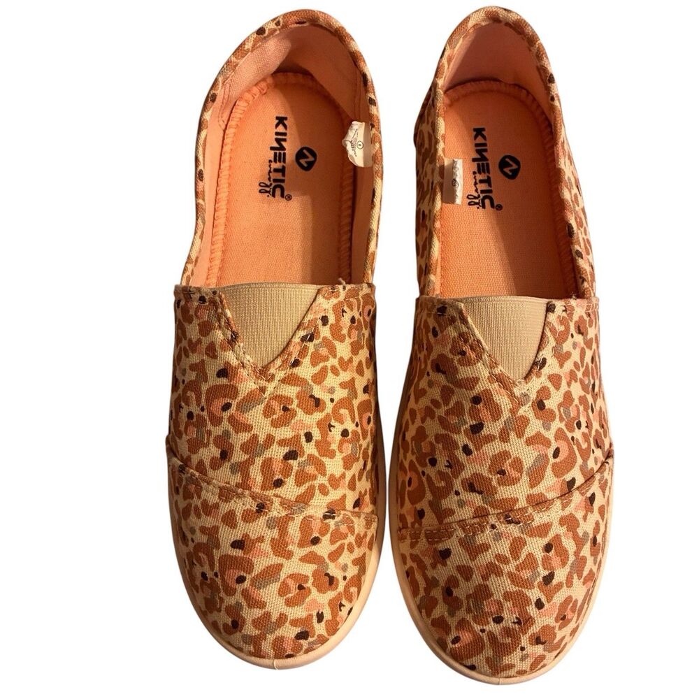 Women's Kinetic Energy Slip On Tan And Pink Leopard Print Shoes. Size 8